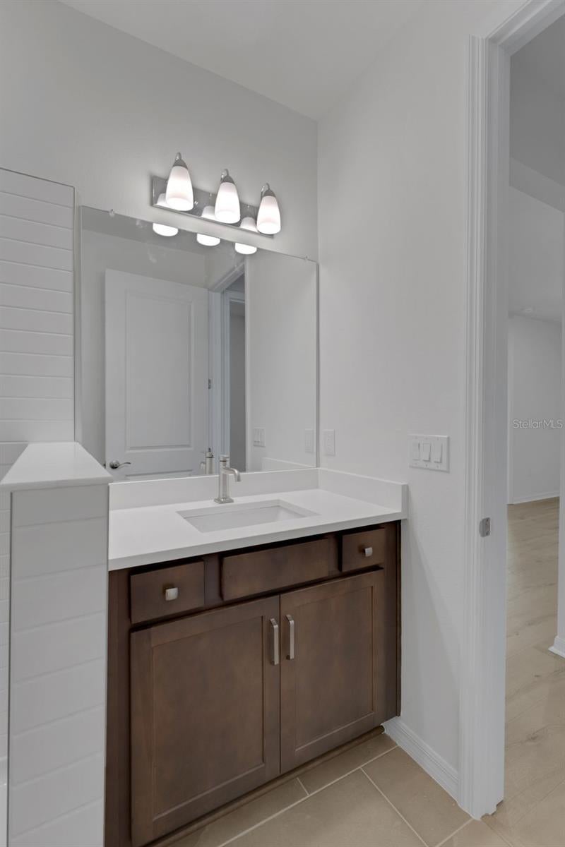 RIVER HALL COUNTRY CLUB - Residential