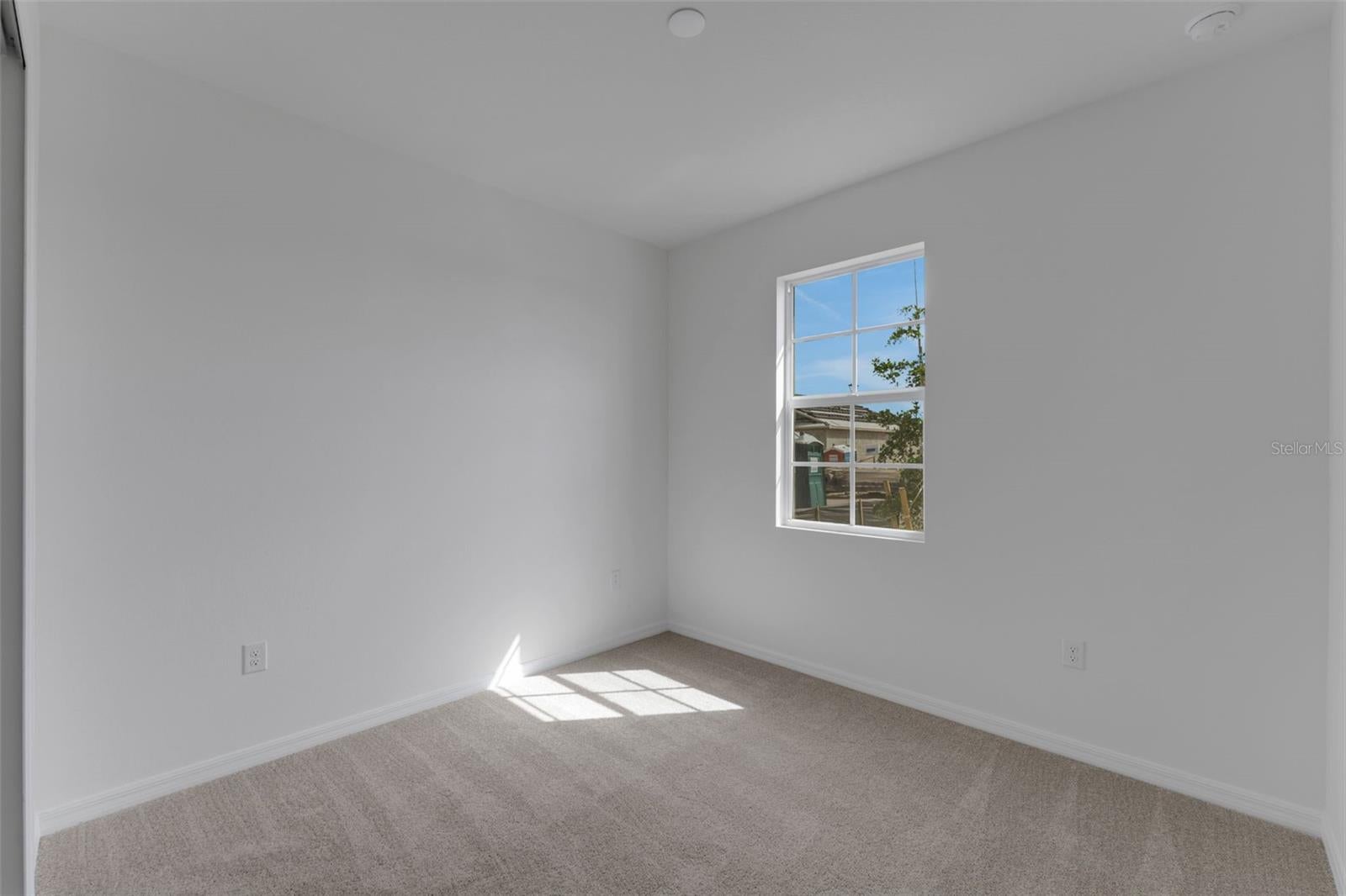 RIVER HALL COUNTRY CLUB - Residential