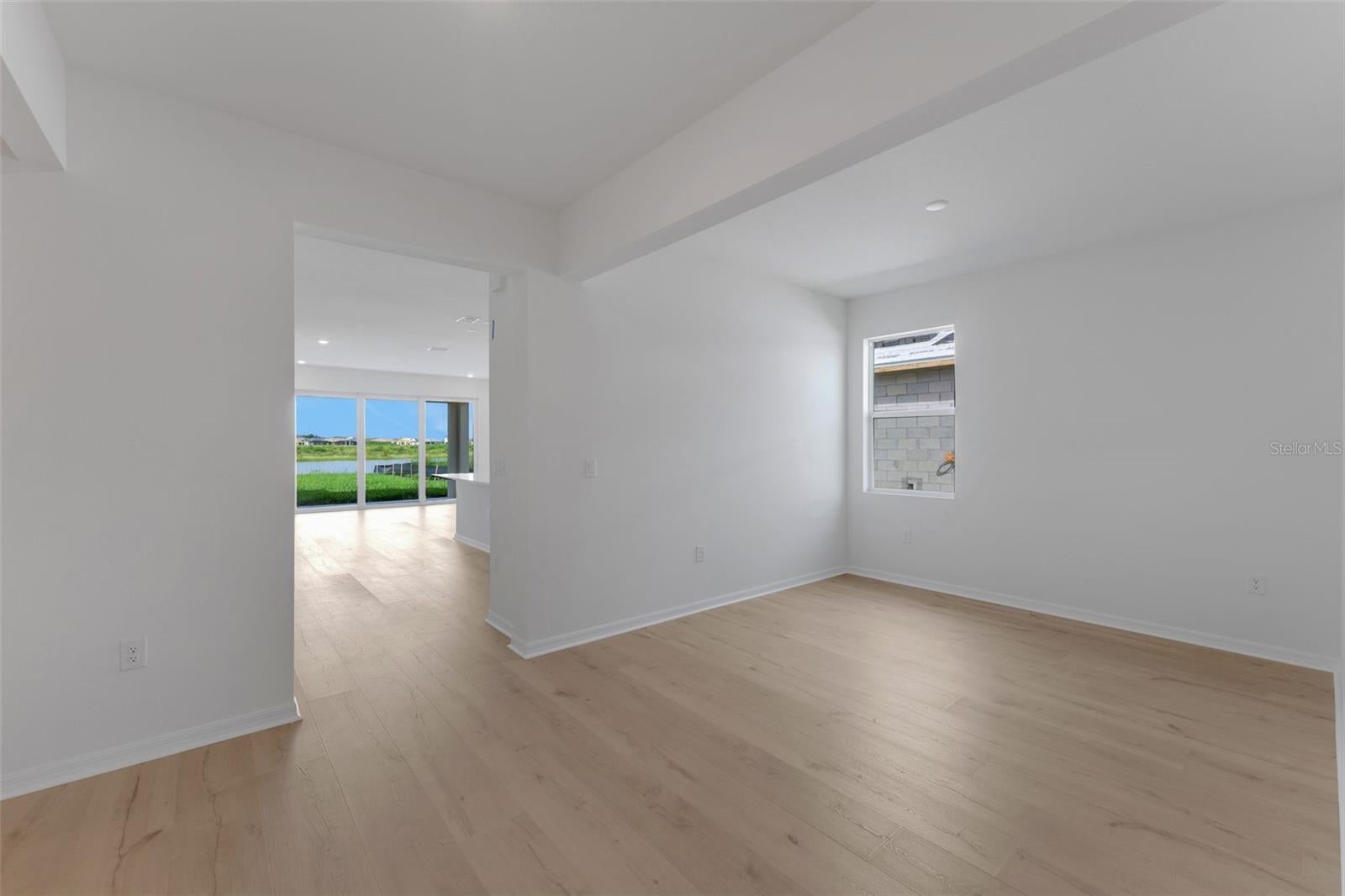 RIVER HALL COUNTRY CLUB - Residential
