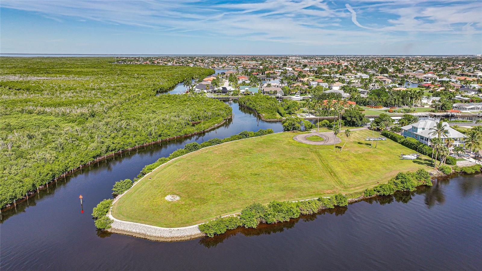 SEAMANS POINT - Land