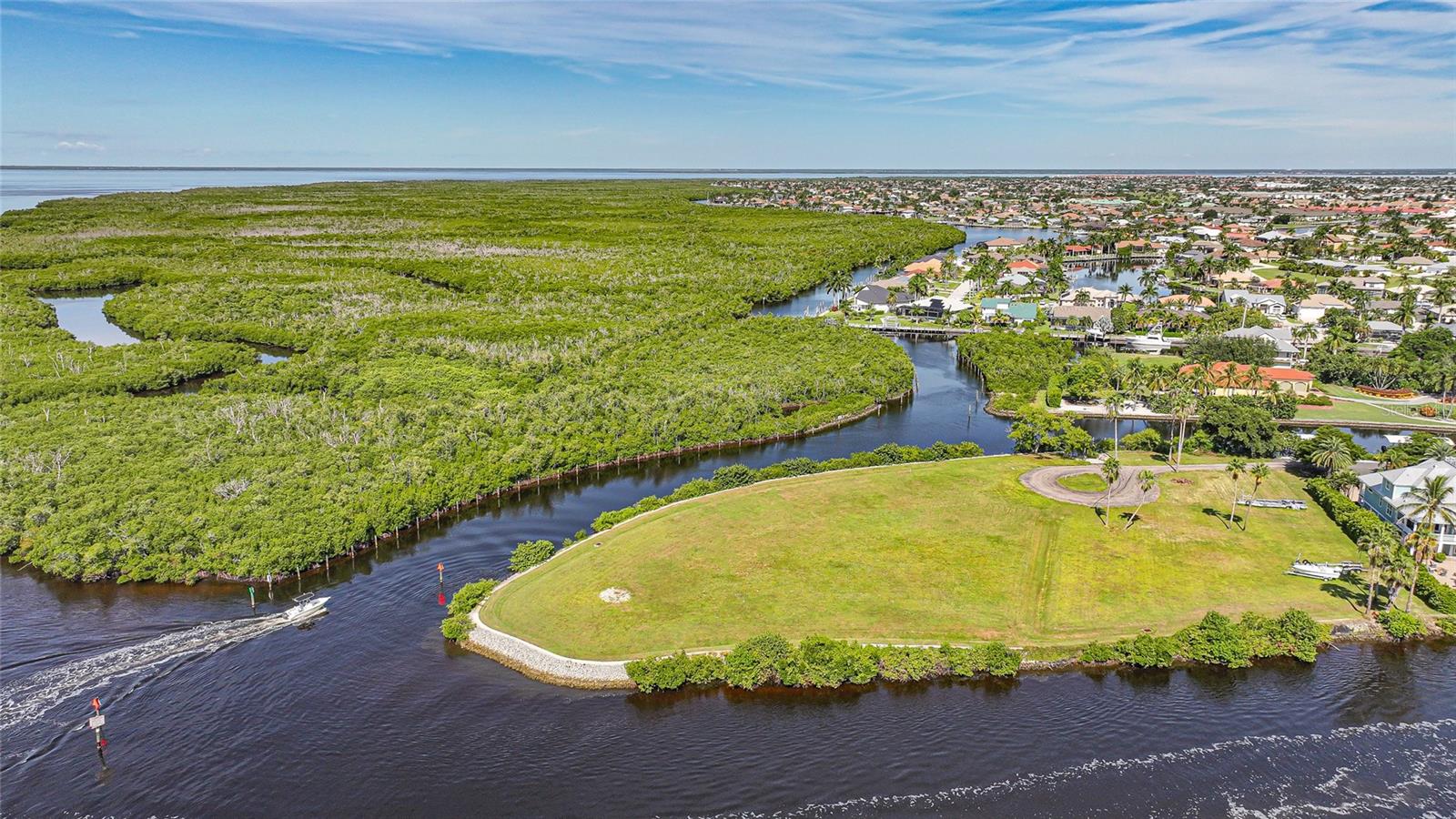 SEAMANS POINT - Land