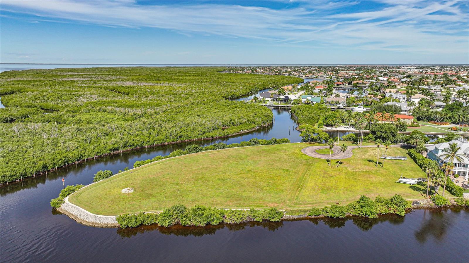 SEAMANS POINT - Land