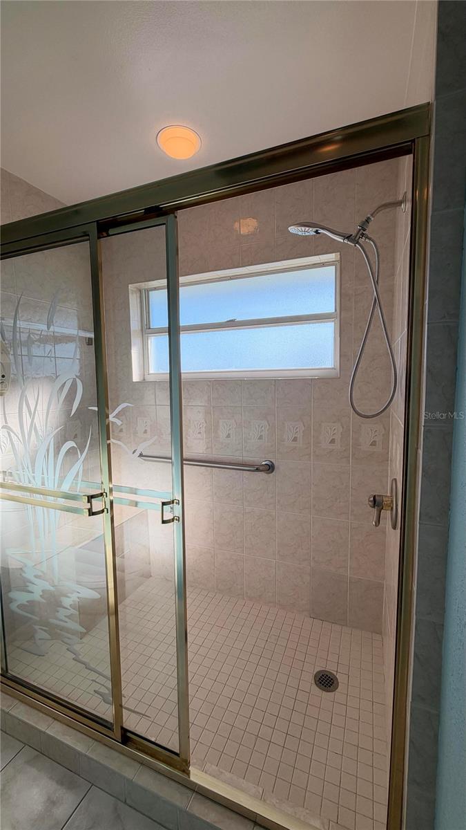 HARRINGTON LAKE - Residential