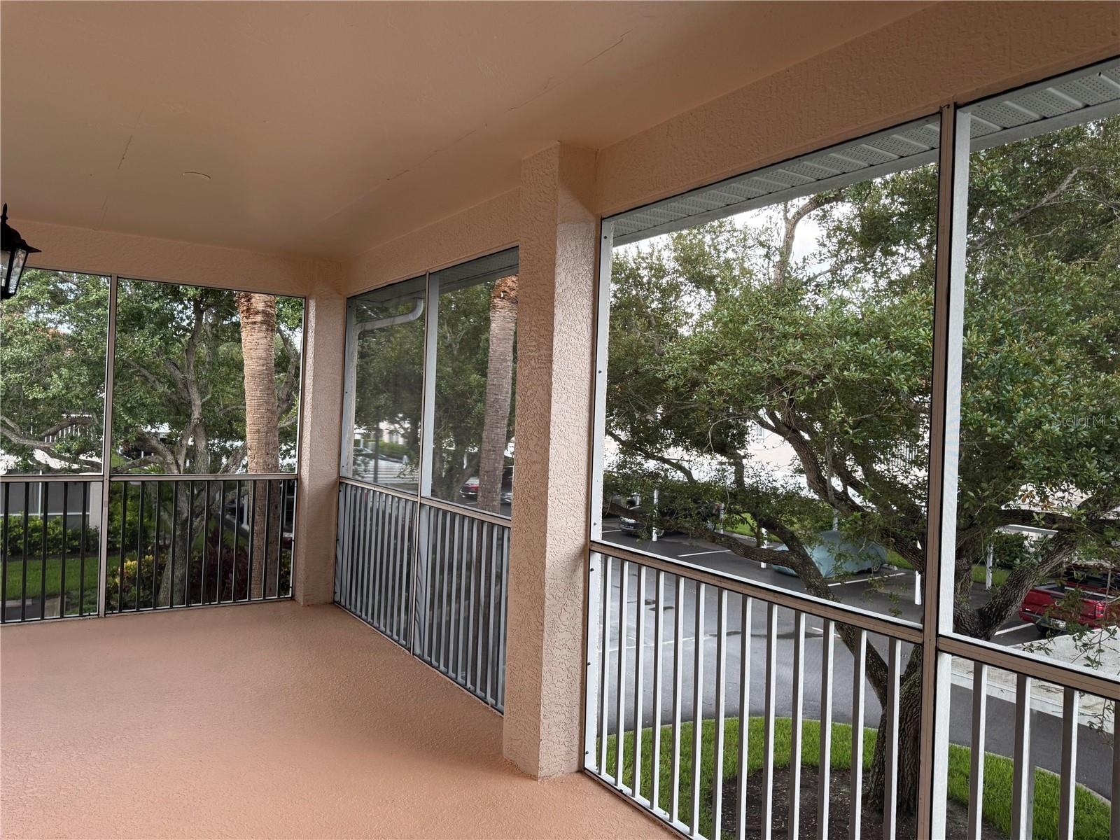 PLAZA DE FLORES - Residential