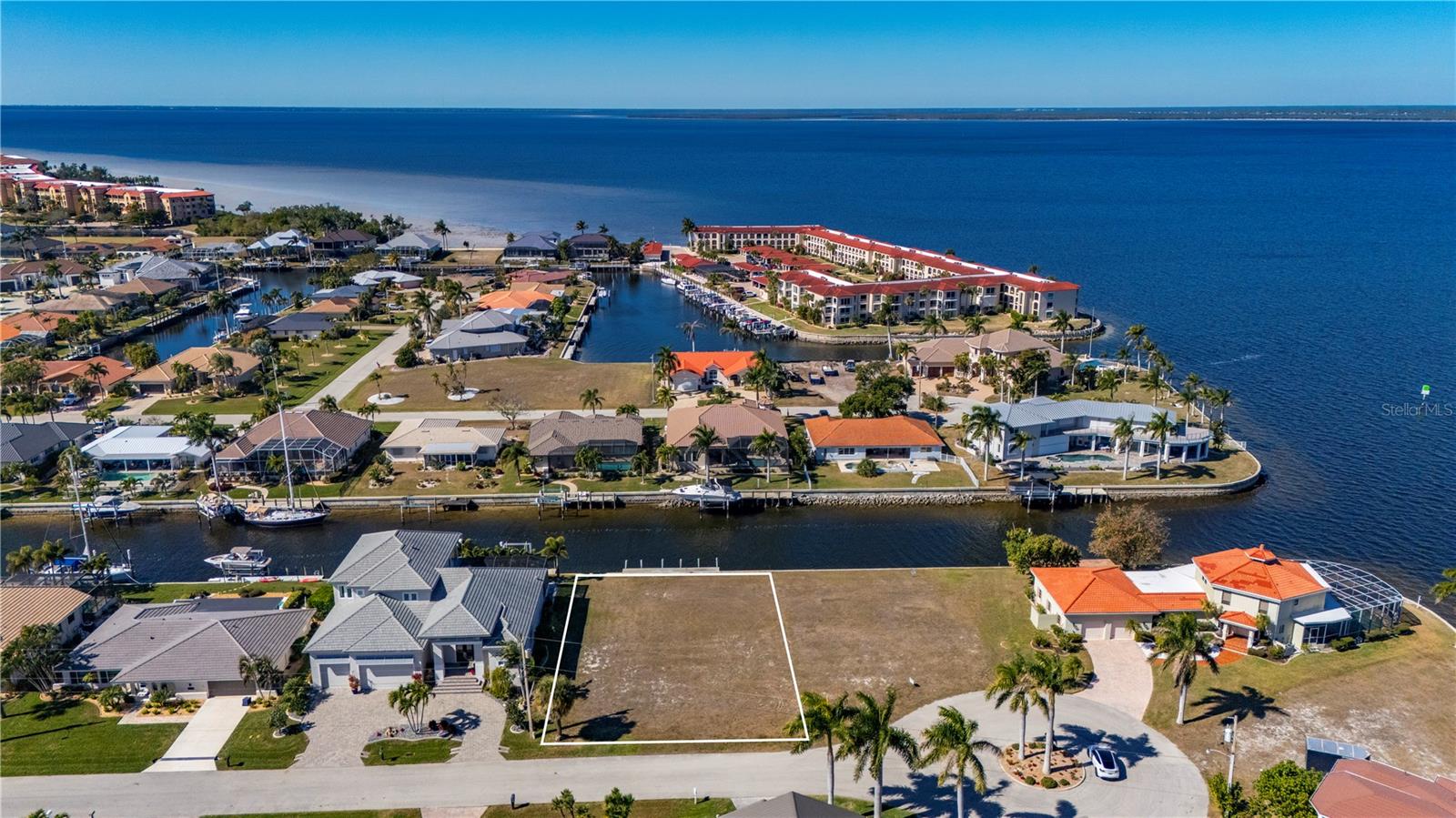 PUNTA GORDA ISLES SEC 04 - Land