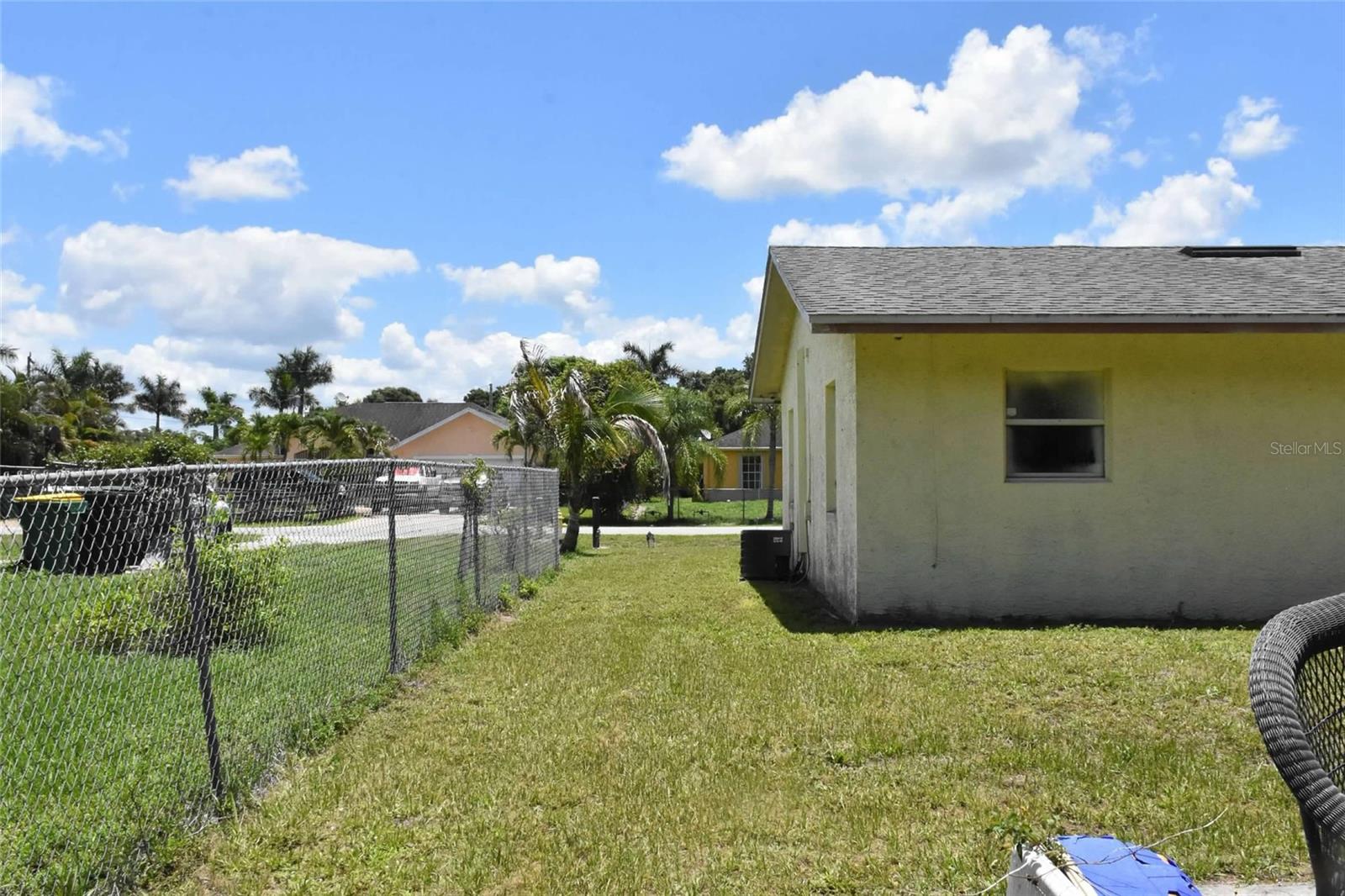 PALM ESTATE - Residential