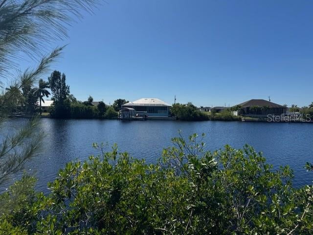 CAPE CORAL - Land