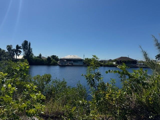 CAPE CORAL - Land