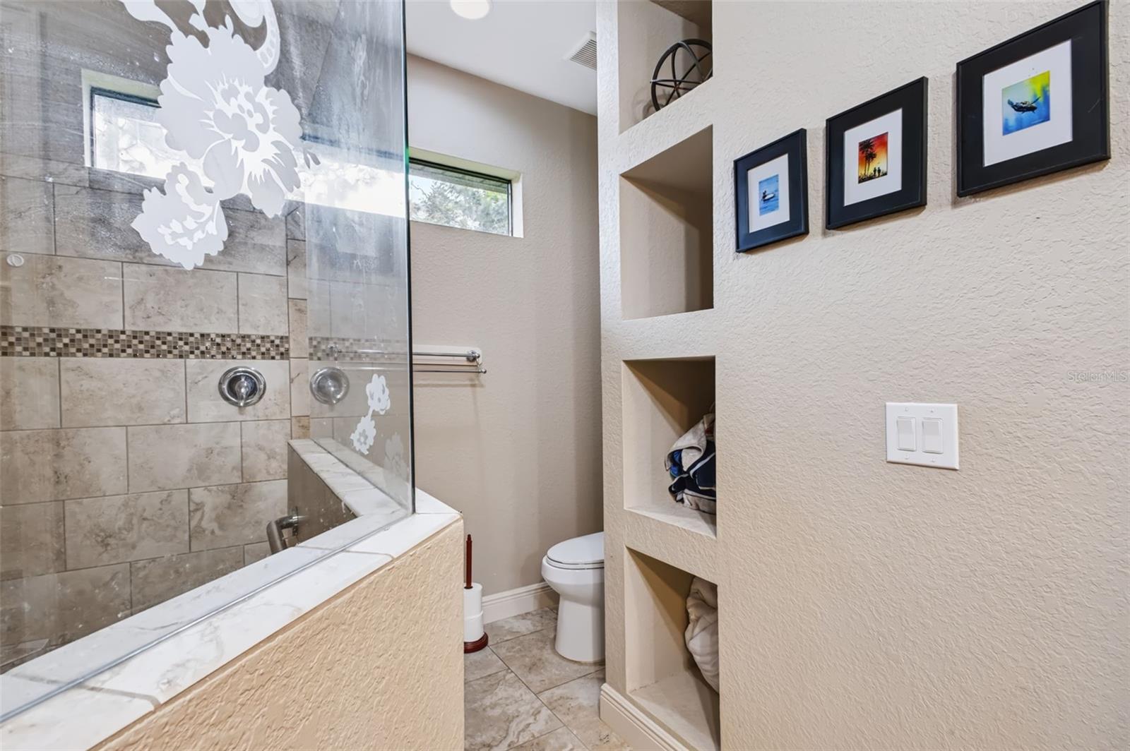 ROTONDA LAKES - Residential