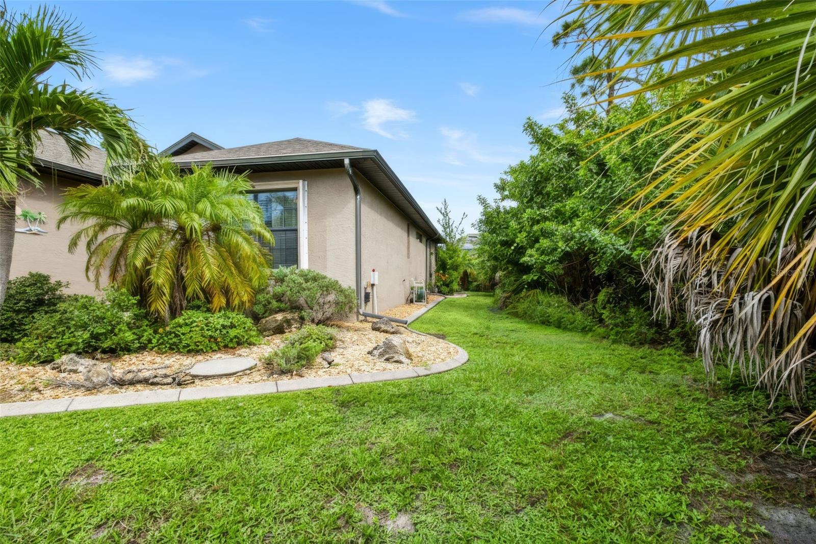 ROTONDA LAKES - Residential