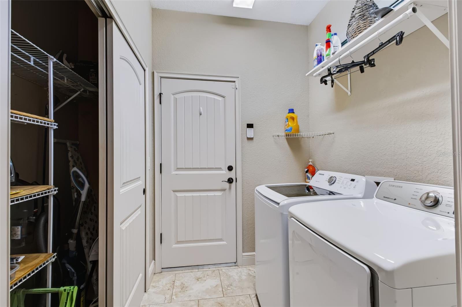 ROTONDA LAKES - Residential