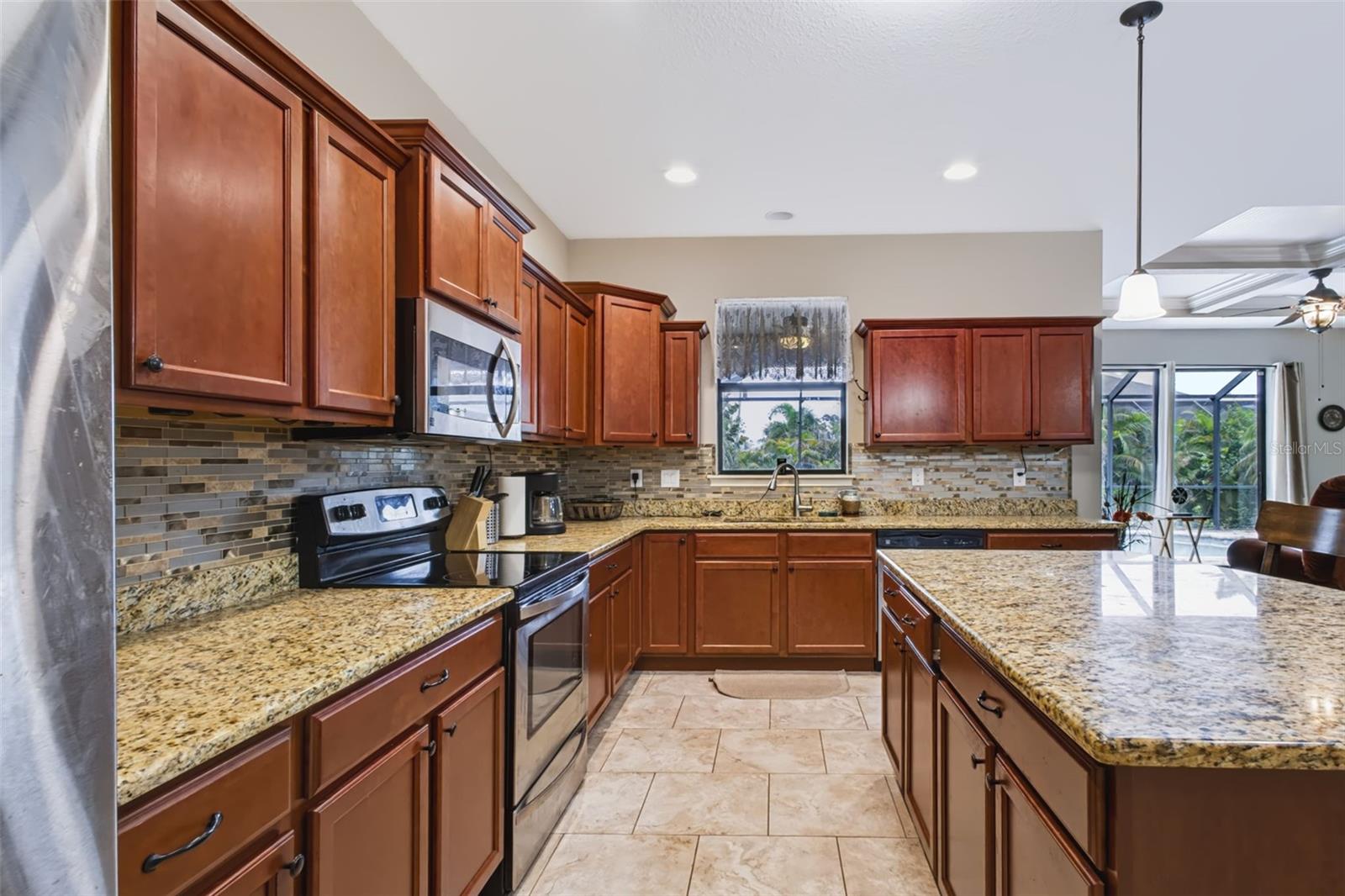 ROTONDA LAKES - Residential