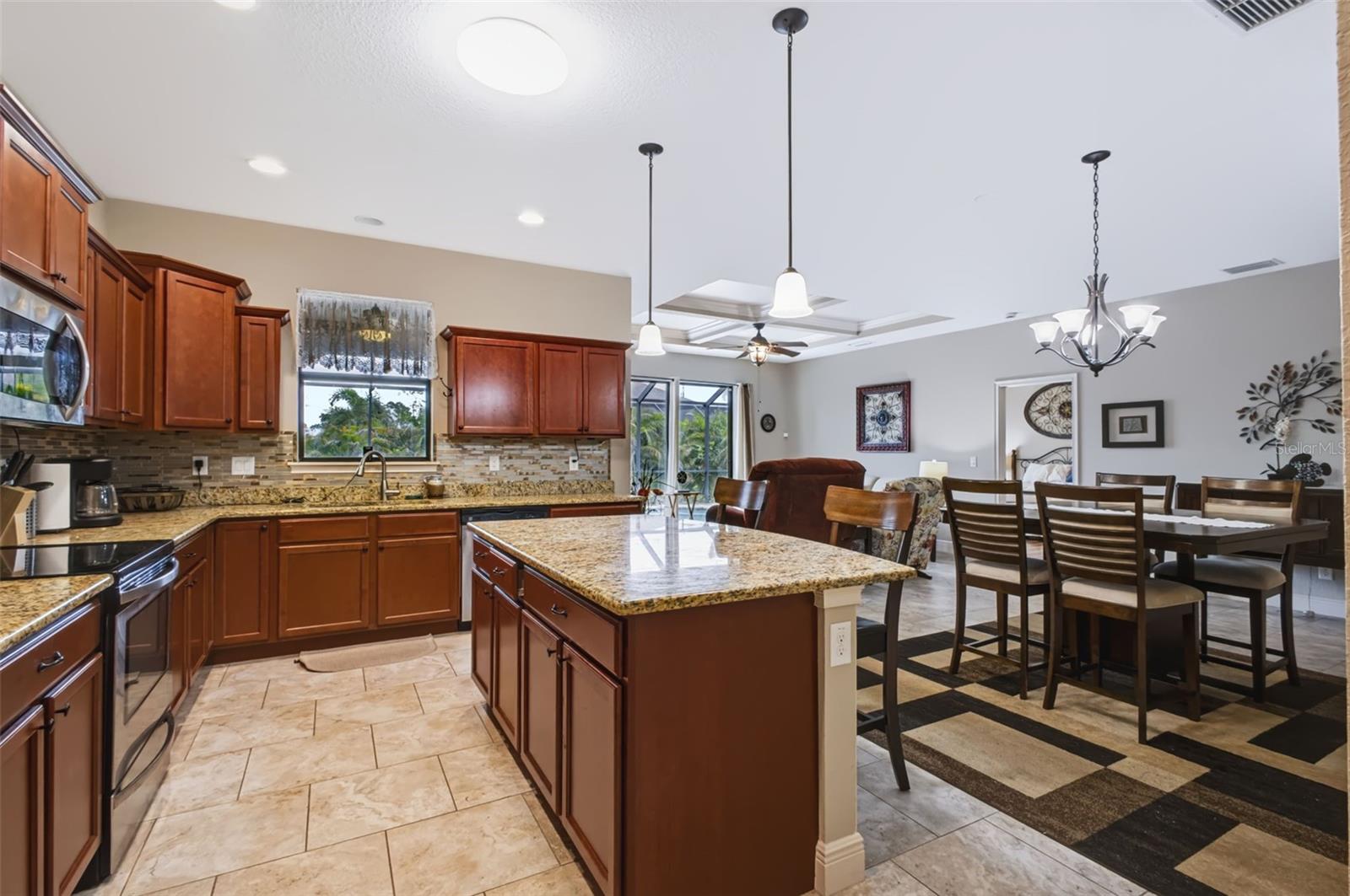 ROTONDA LAKES - Residential