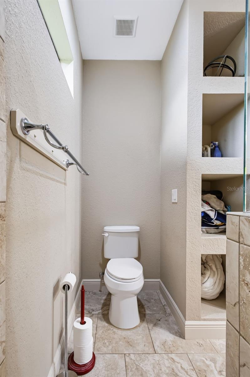 ROTONDA LAKES - Residential