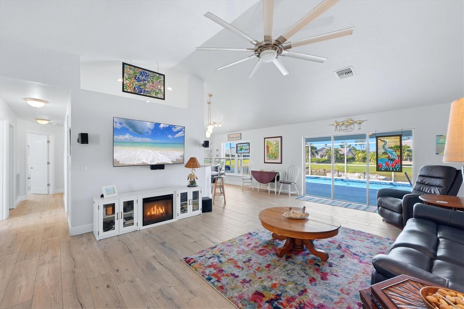 ROTONDA WEST PEBBLE BEACH - Residential