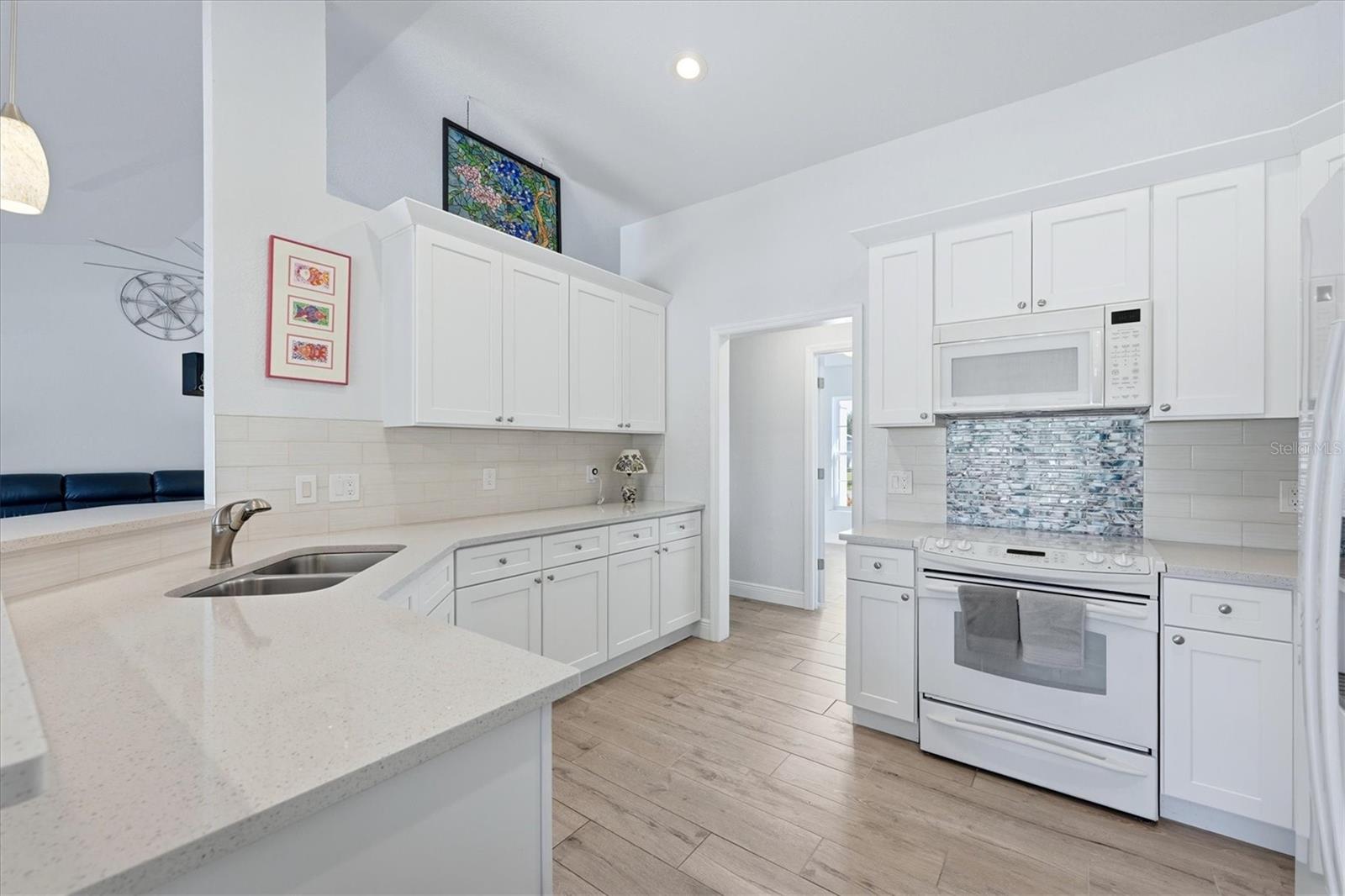 ROTONDA WEST PEBBLE BEACH - Residential