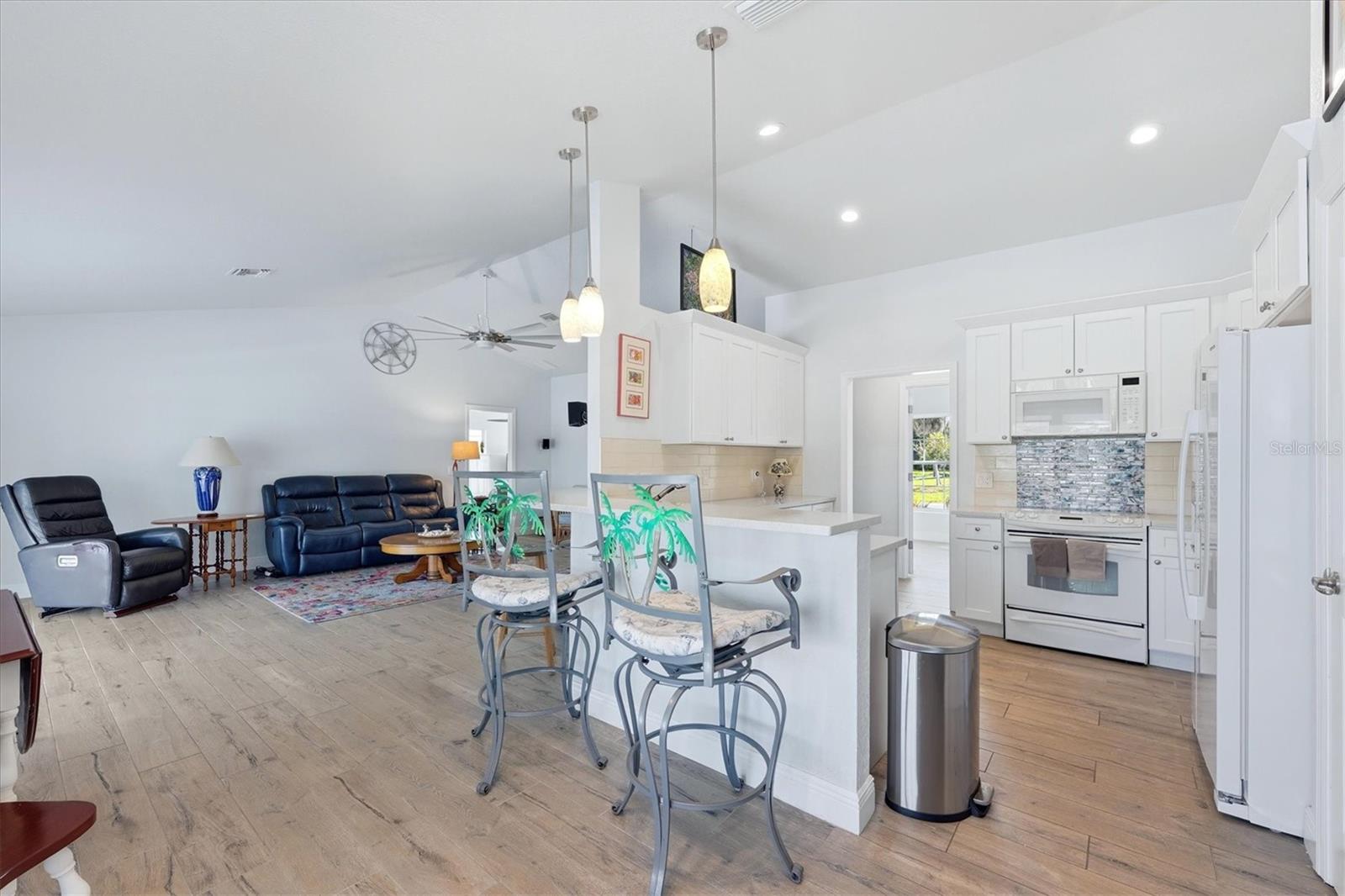 ROTONDA WEST PEBBLE BEACH - Residential