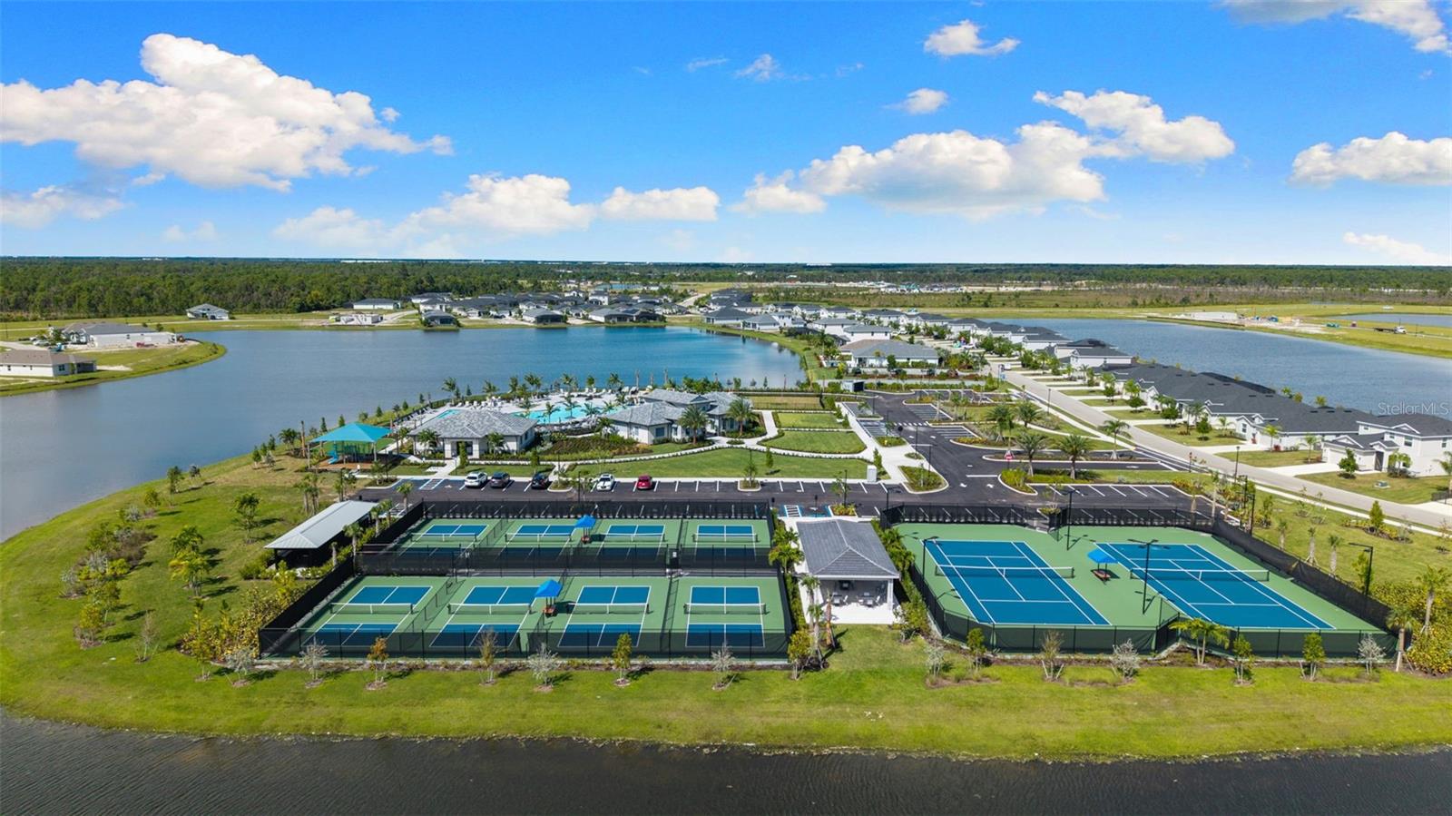 TUCKERS POINTE PH 1 - Residential