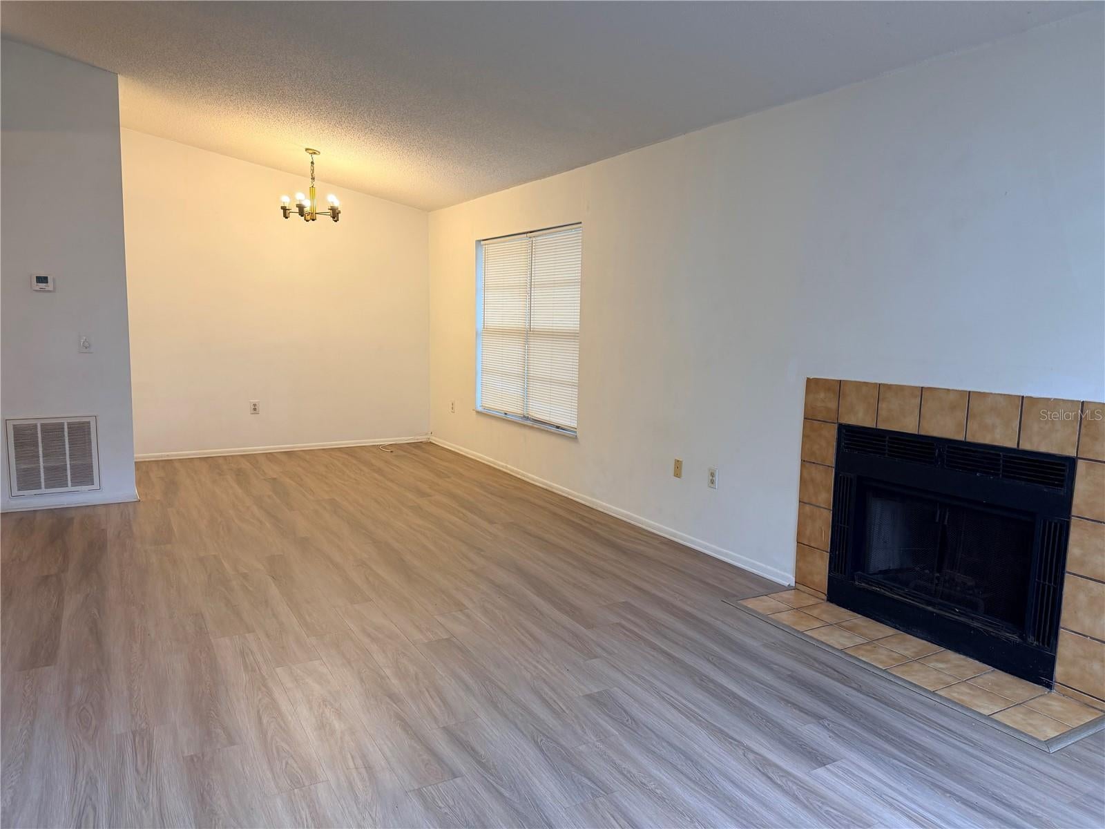 THE OAKS UNIT VI A CONDO - Residential