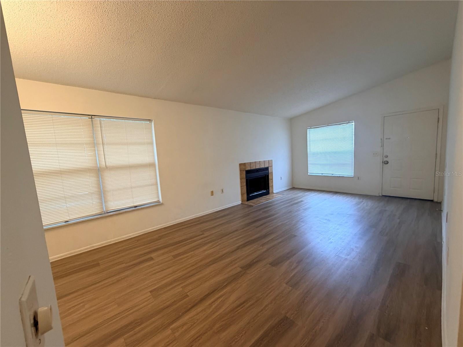 THE OAKS UNIT VI A CONDO - Residential