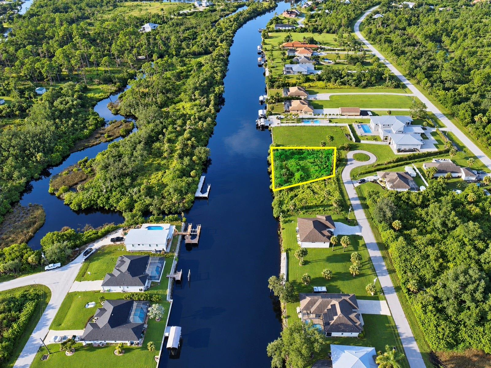 HARBOR LANDINGS - Land