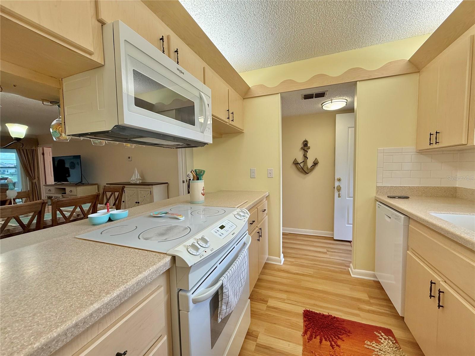 SUN N LAKE - Residential
