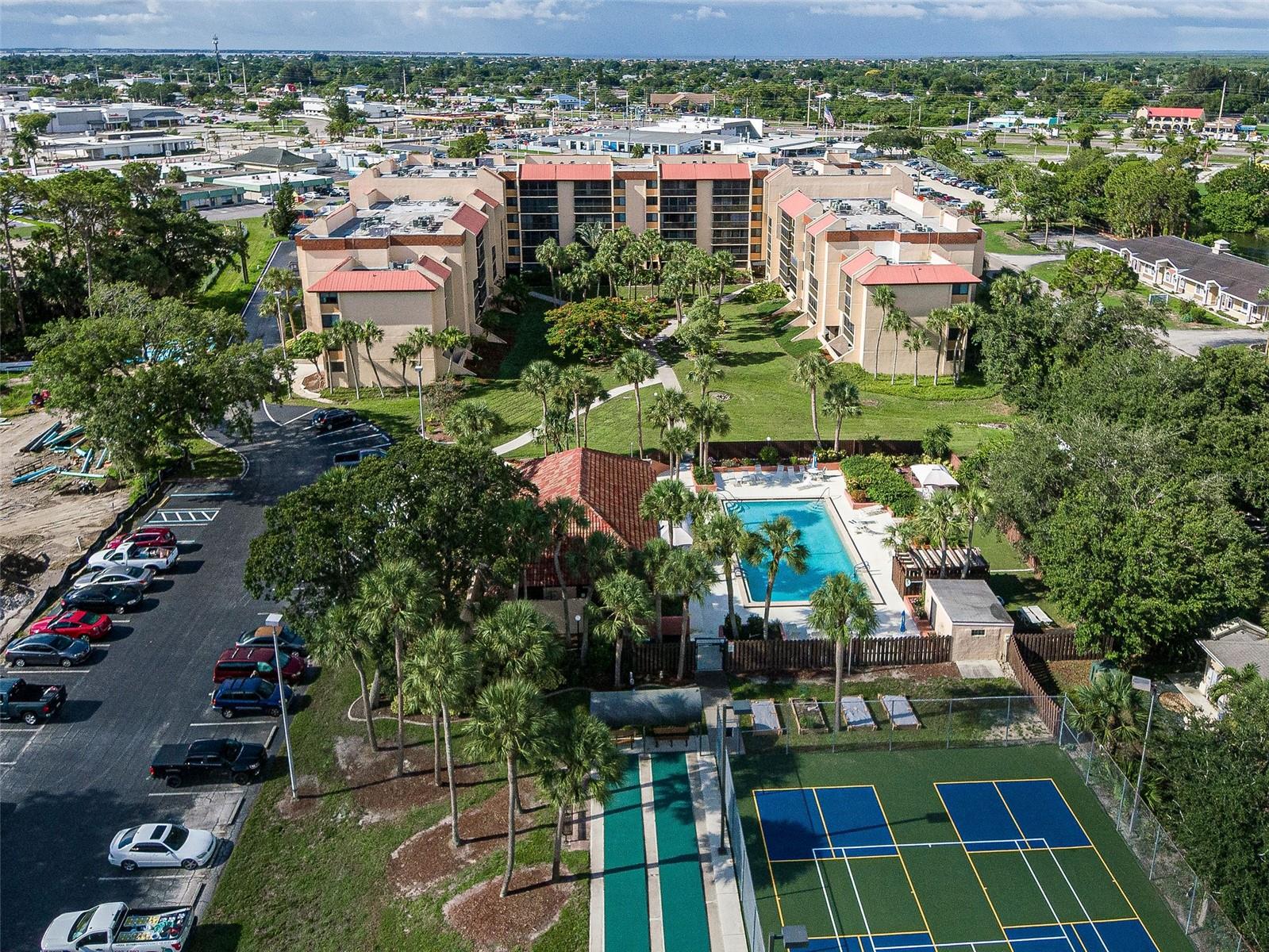 PROMENADES WEST CONDO - Residential