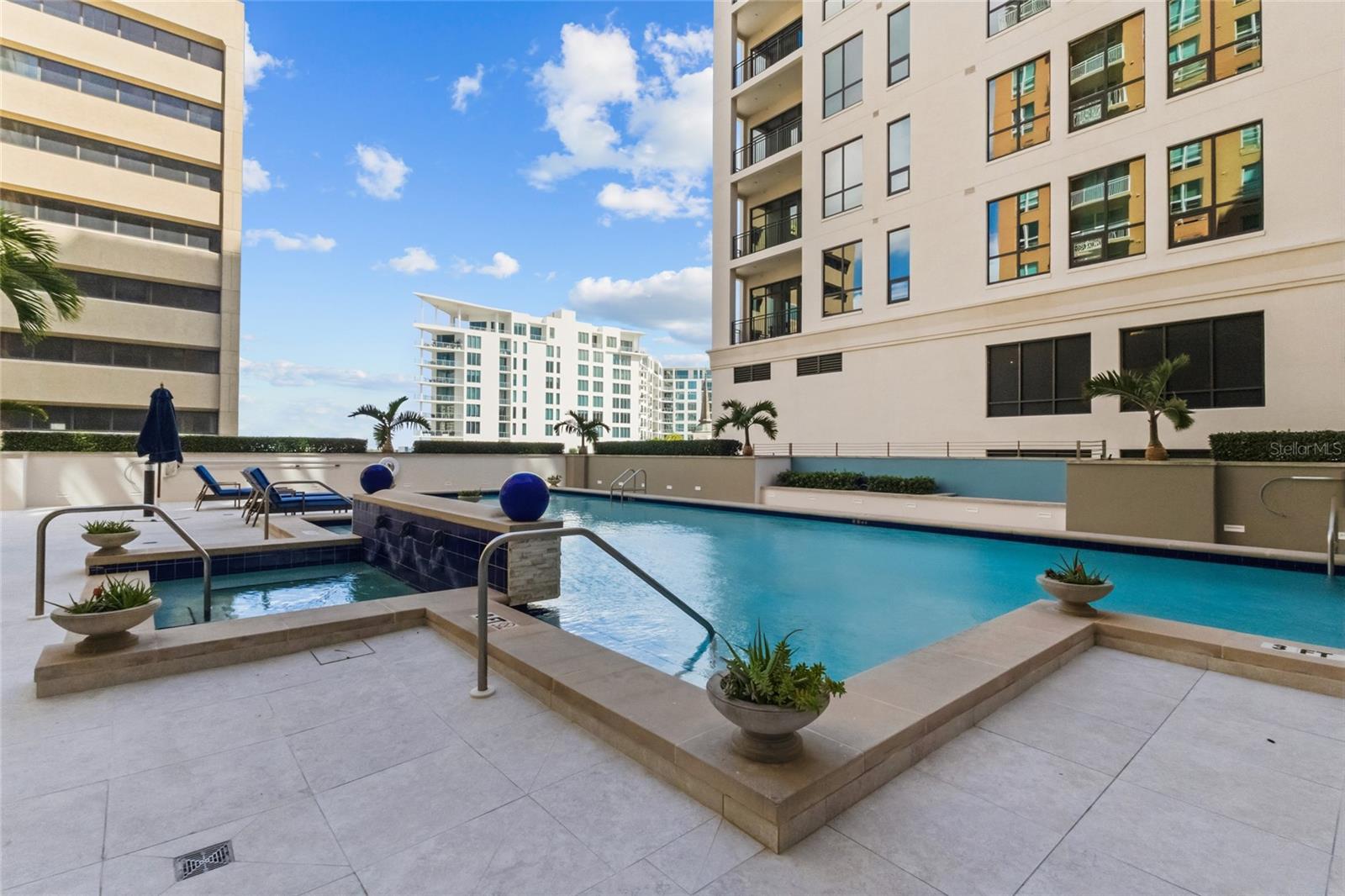 1350 MAIN RESIDENTIAL - Residential