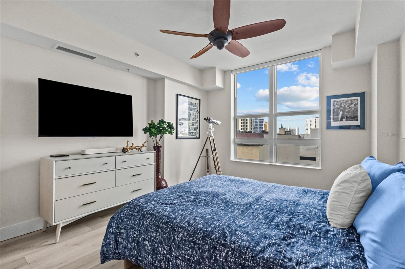 1350 MAIN RESIDENTIAL - Residential