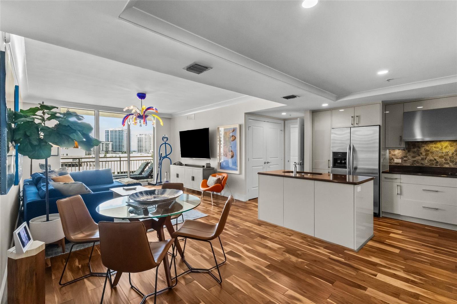 1350 MAIN RESIDENTIAL - Residential