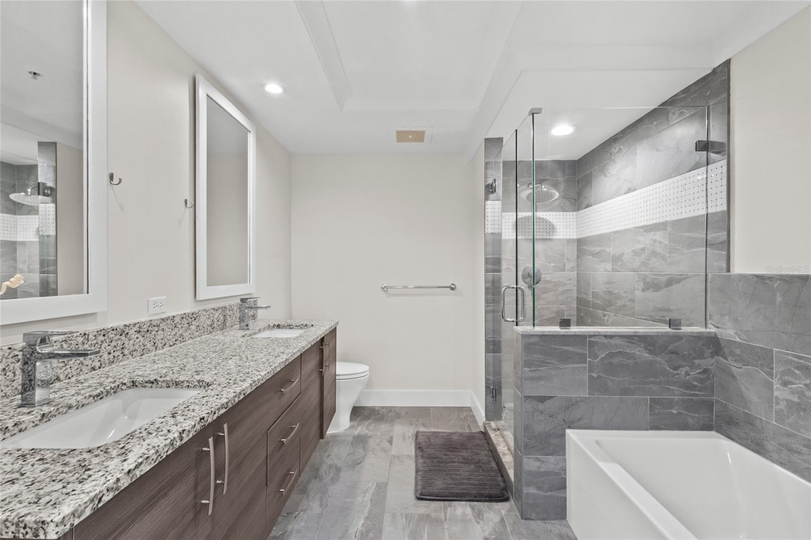 1350 MAIN RESIDENTIAL - Residential