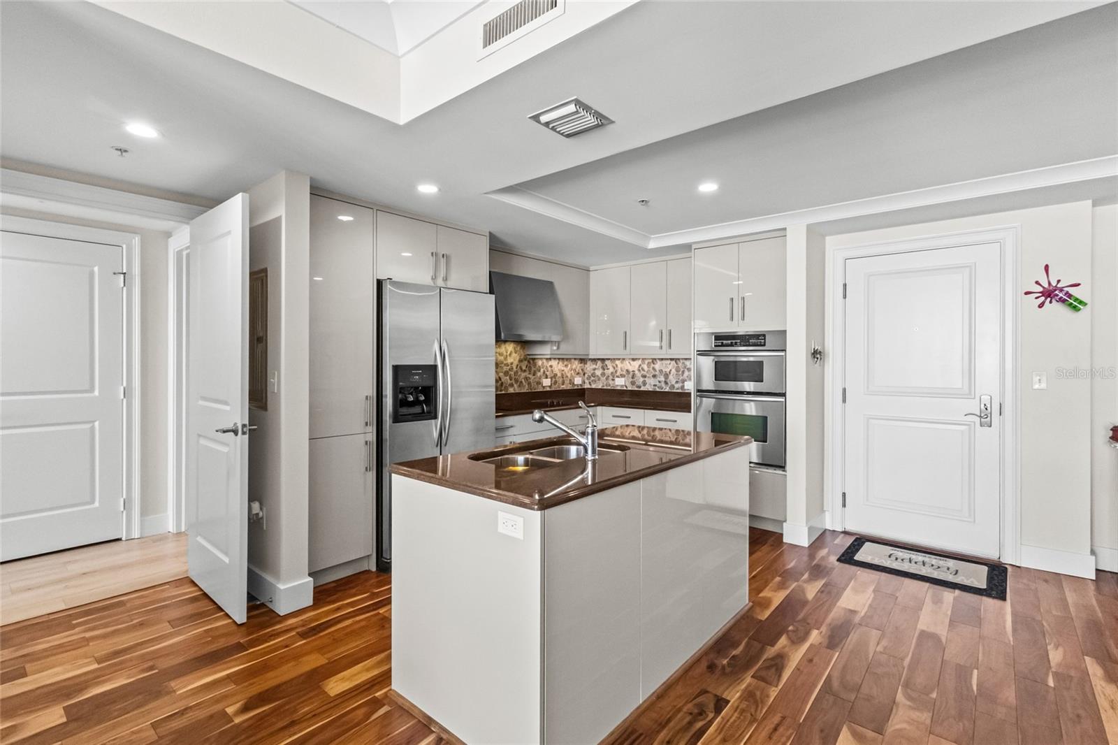 1350 MAIN RESIDENTIAL - Residential