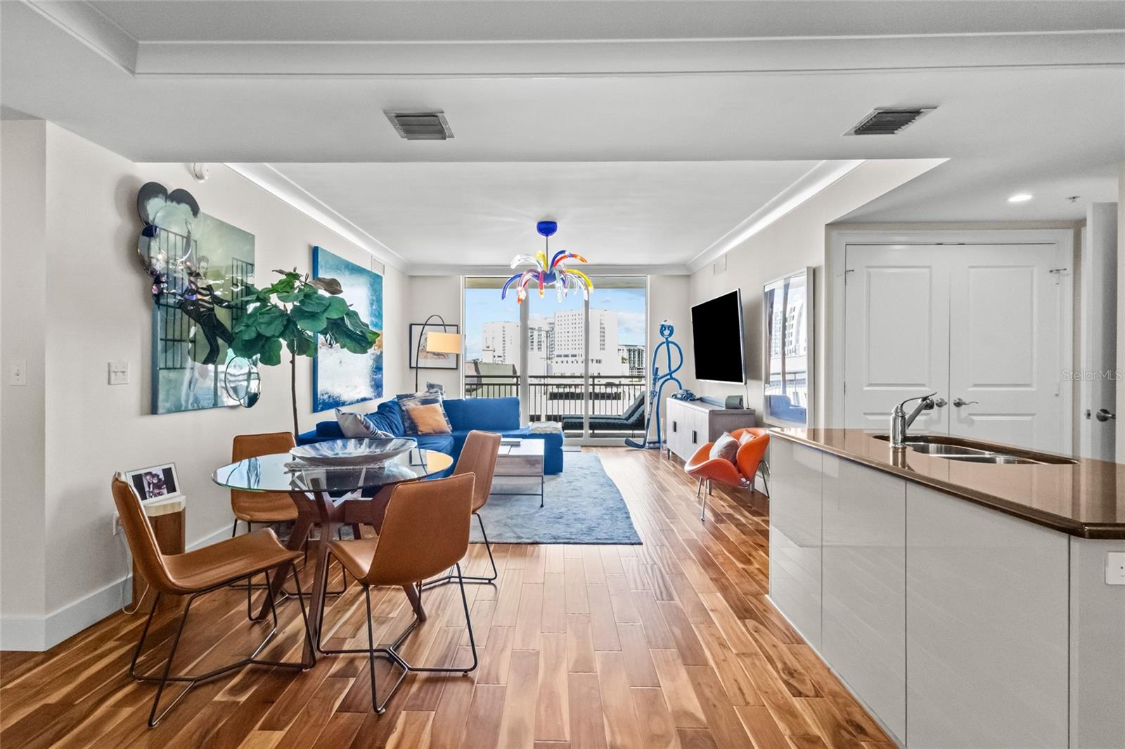 1350 MAIN RESIDENTIAL - Residential
