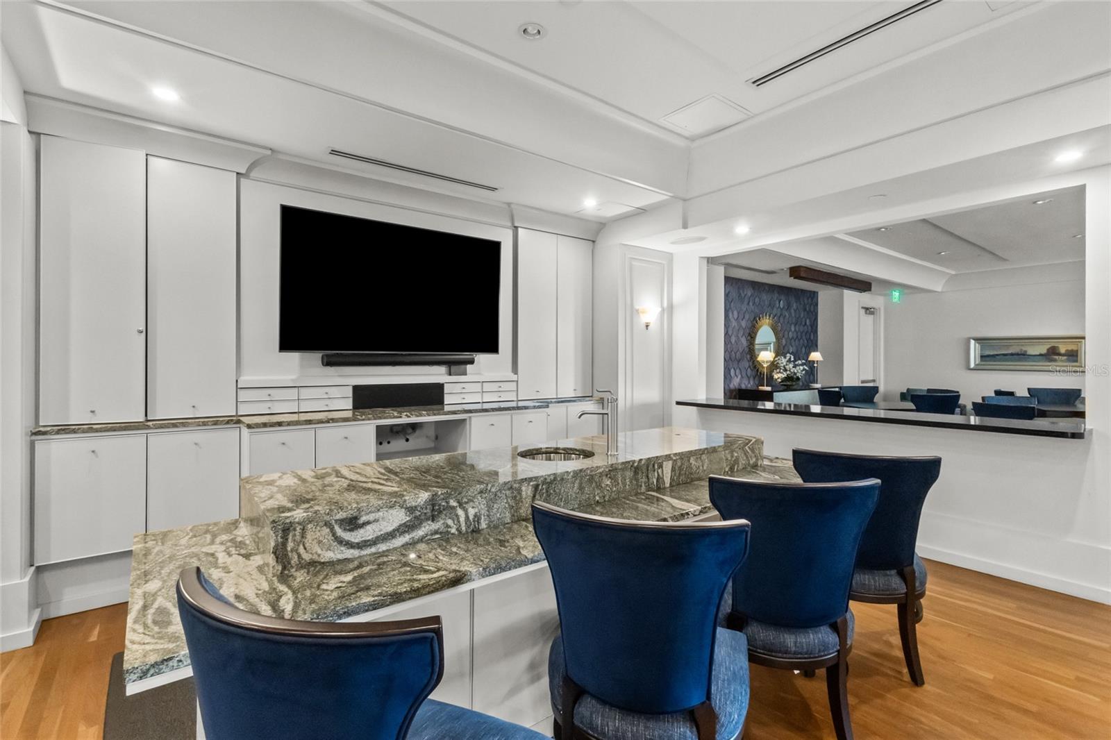 1350 MAIN RESIDENTIAL - Residential