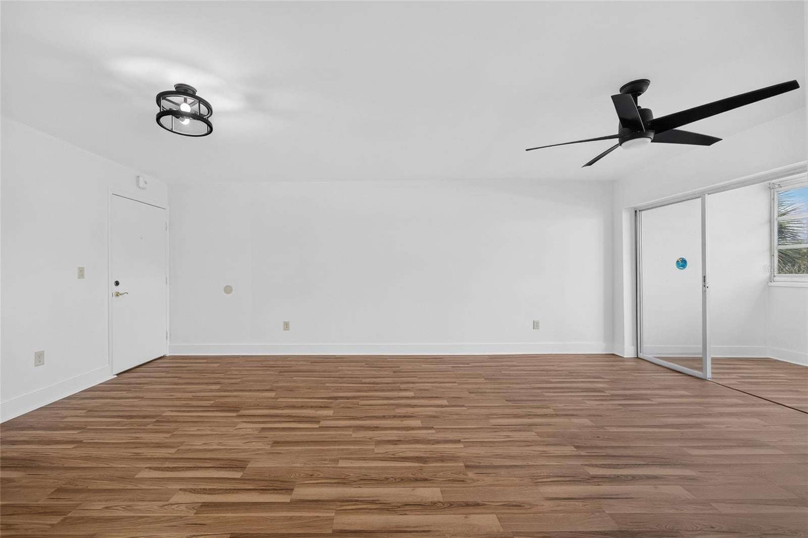 CAMBRIDGE HOUSE - Residential