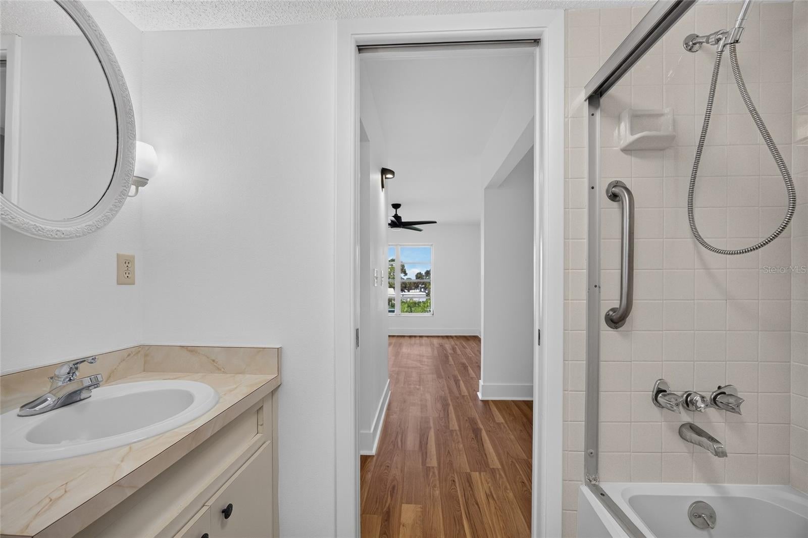 CAMBRIDGE HOUSE - Residential
