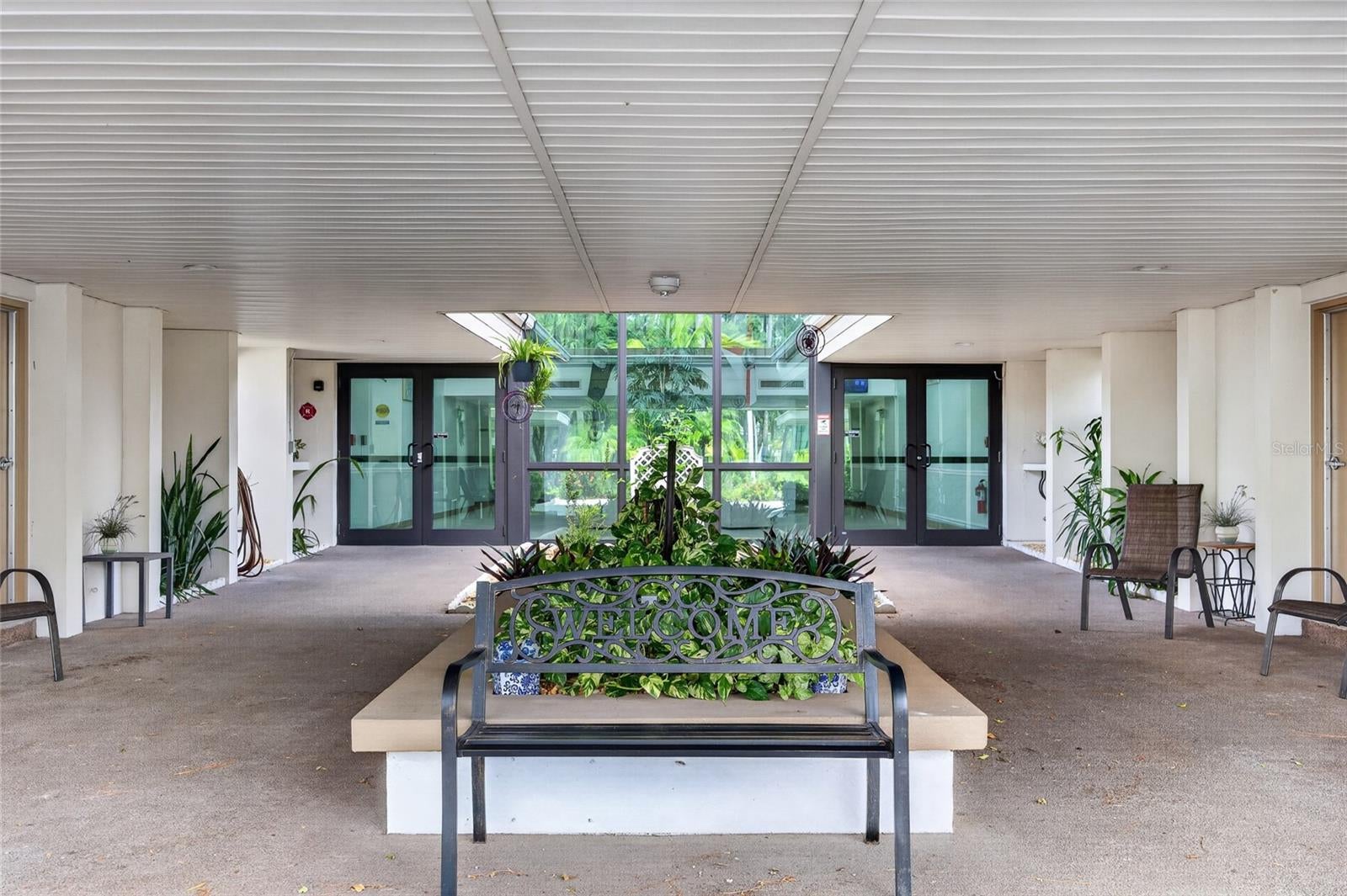 CAMBRIDGE HOUSE - Residential
