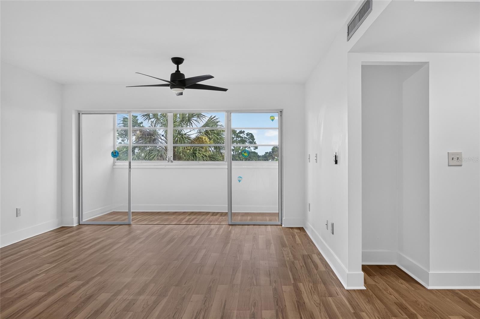 CAMBRIDGE HOUSE - Residential