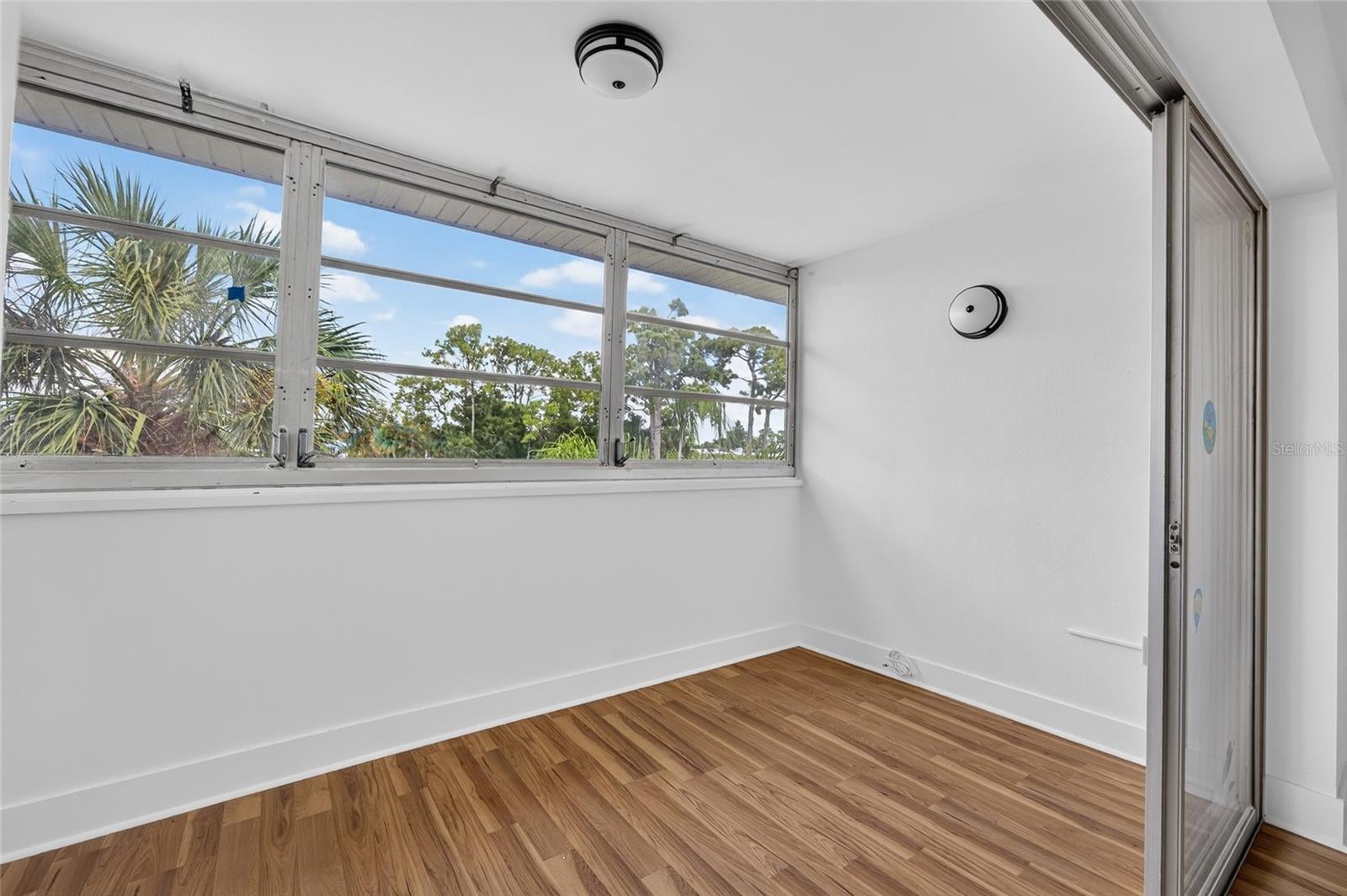 CAMBRIDGE HOUSE - Residential