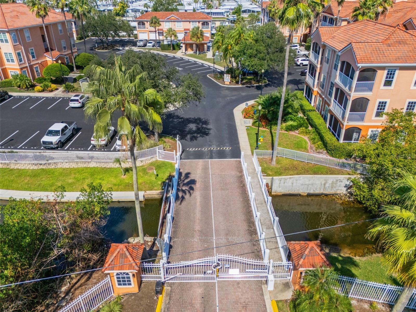 CULBREATH KEY BAYSIDE CONDOMIN - Residential