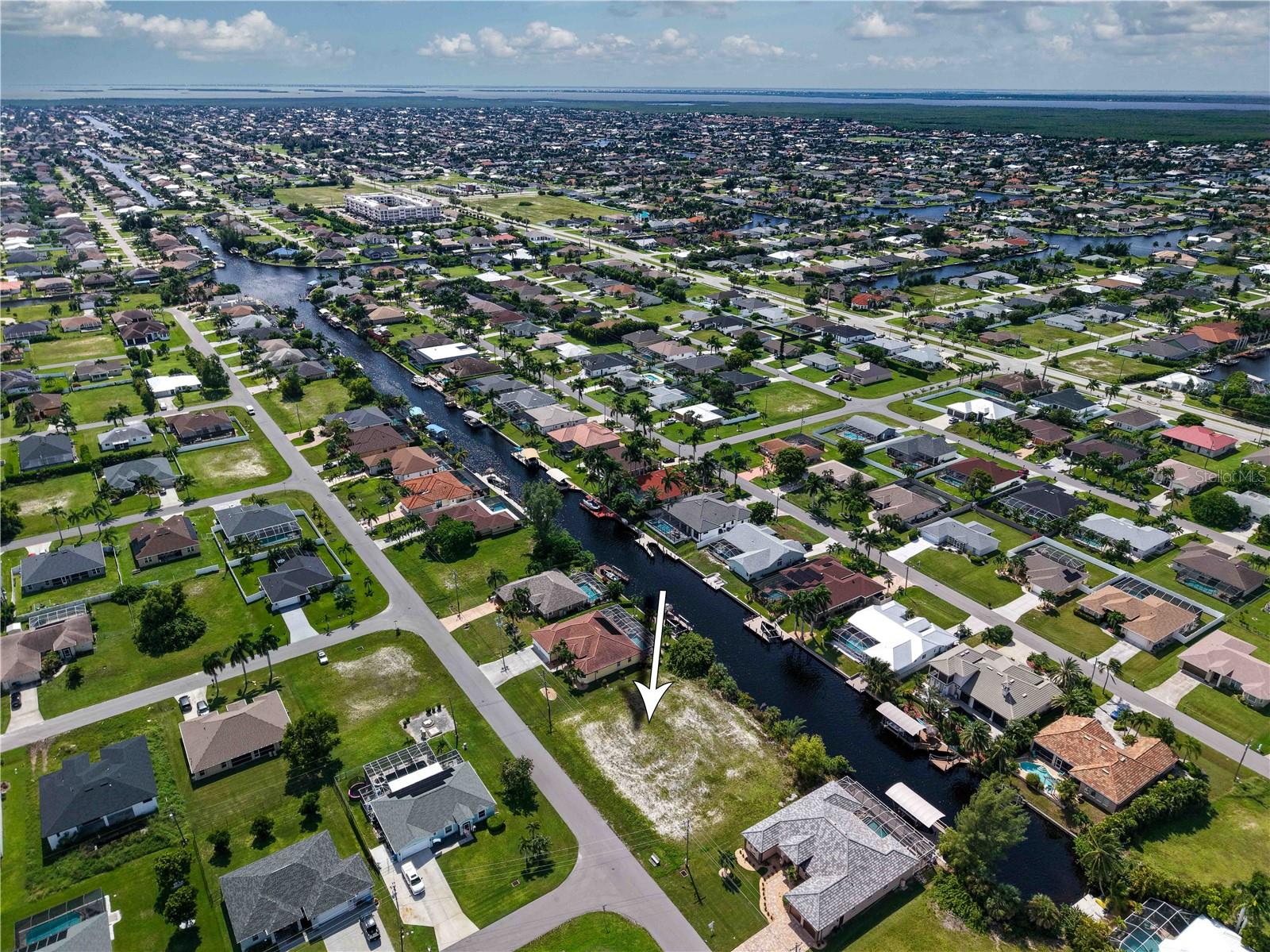 CAPE CORAL - Land