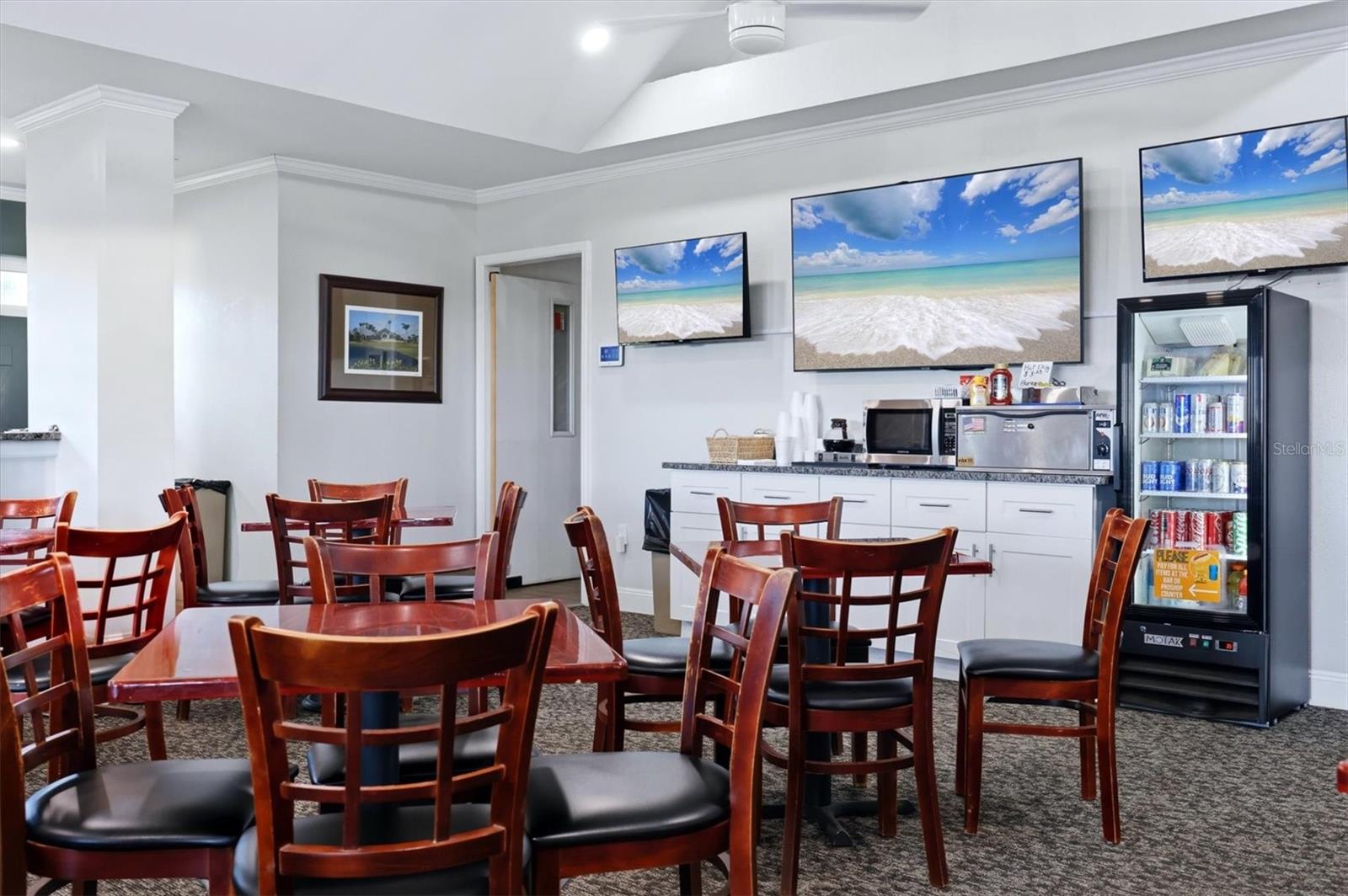 ROTONDA WEST PEBBLE BEACH - Residential