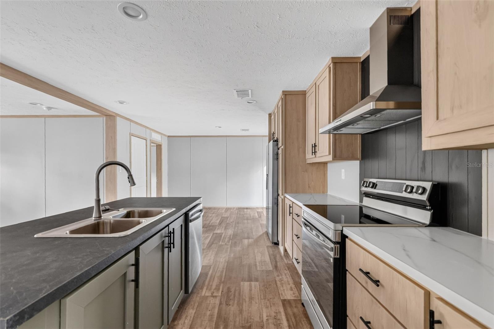 WILLISTON HIGHLANDS - Residential