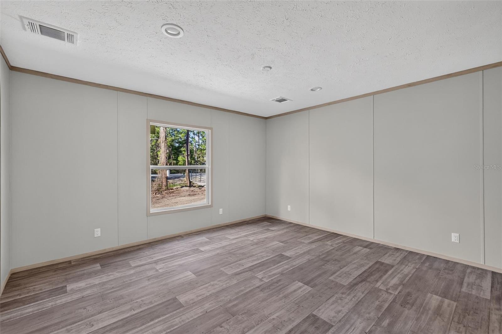 WILLISTON HIGHLANDS - Residential