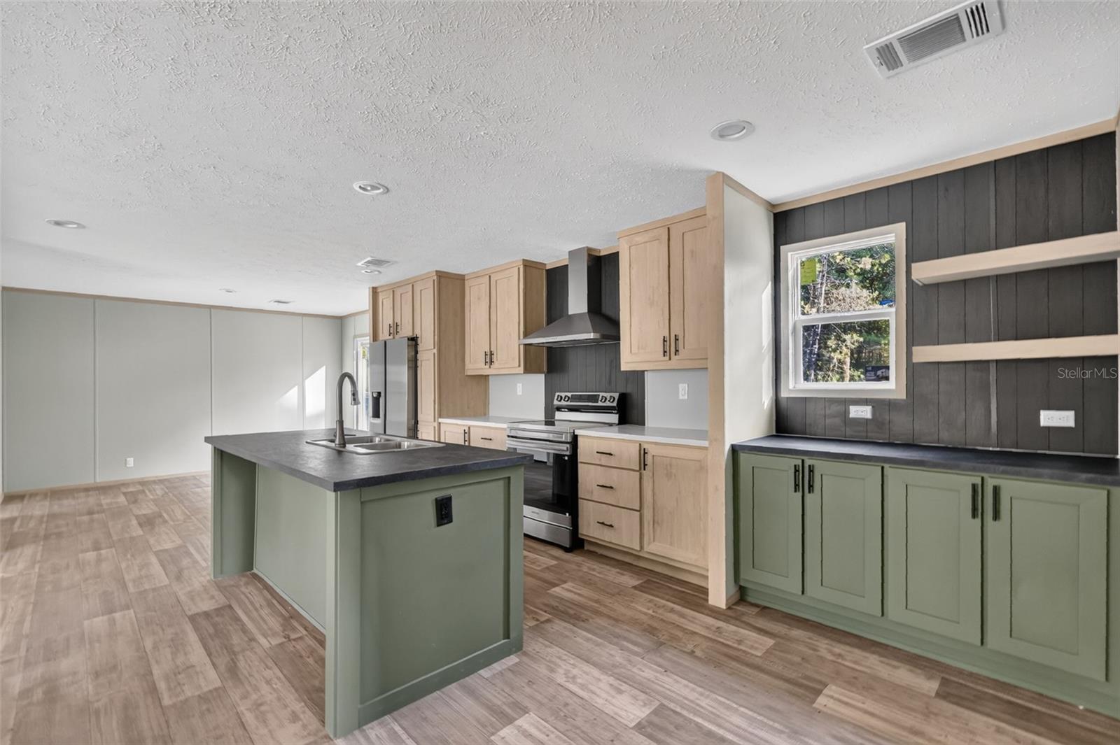 WILLISTON HIGHLANDS - Residential