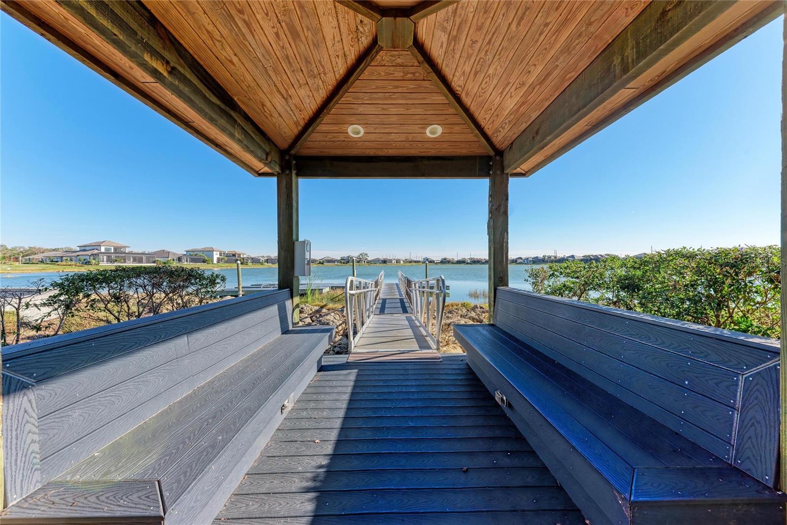 LAKEHOUSE COVE/WATERSIDE PH 1 - Residential