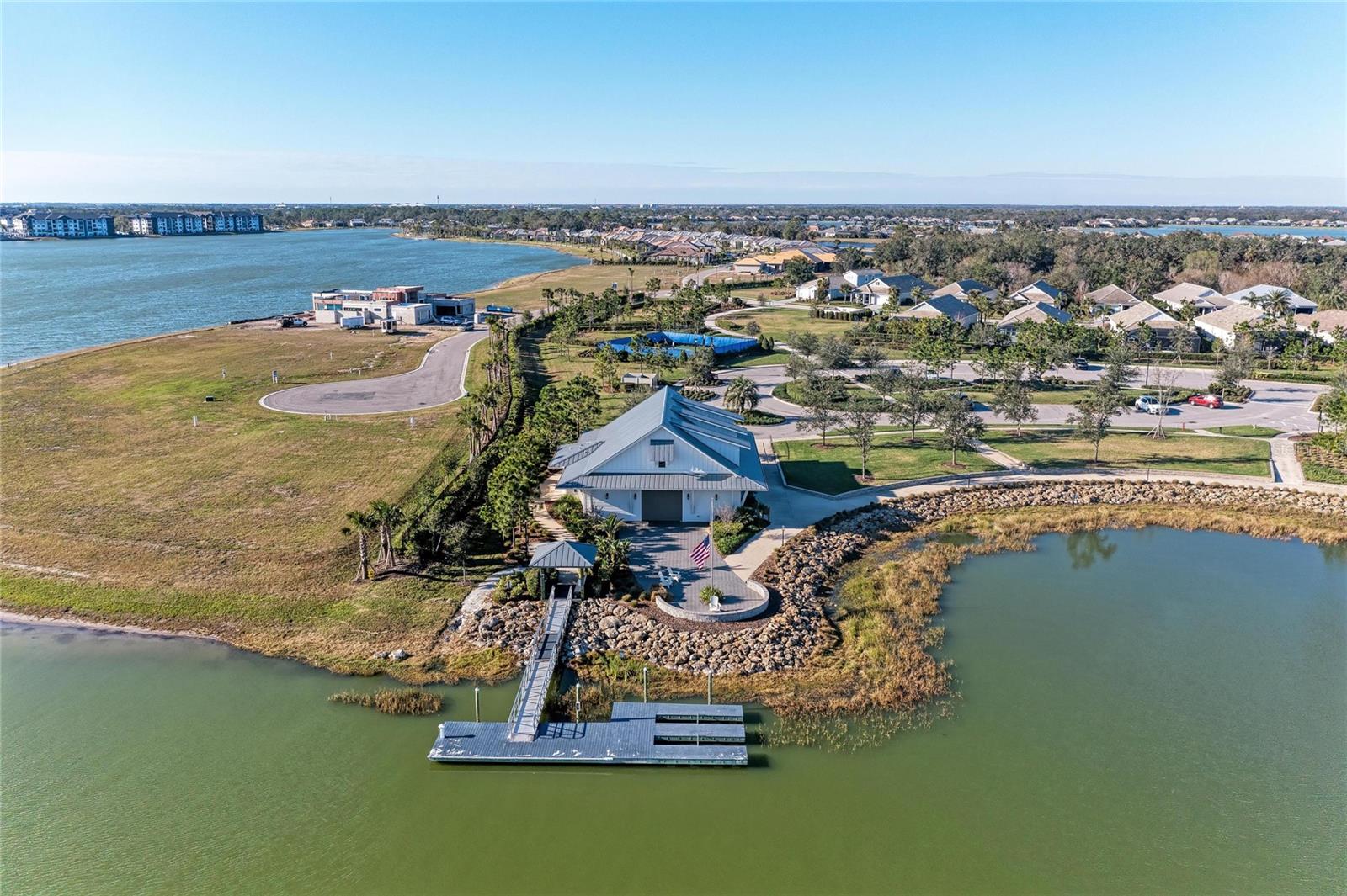 LAKEHOUSE COVE/WATERSIDE PH 1 - Residential