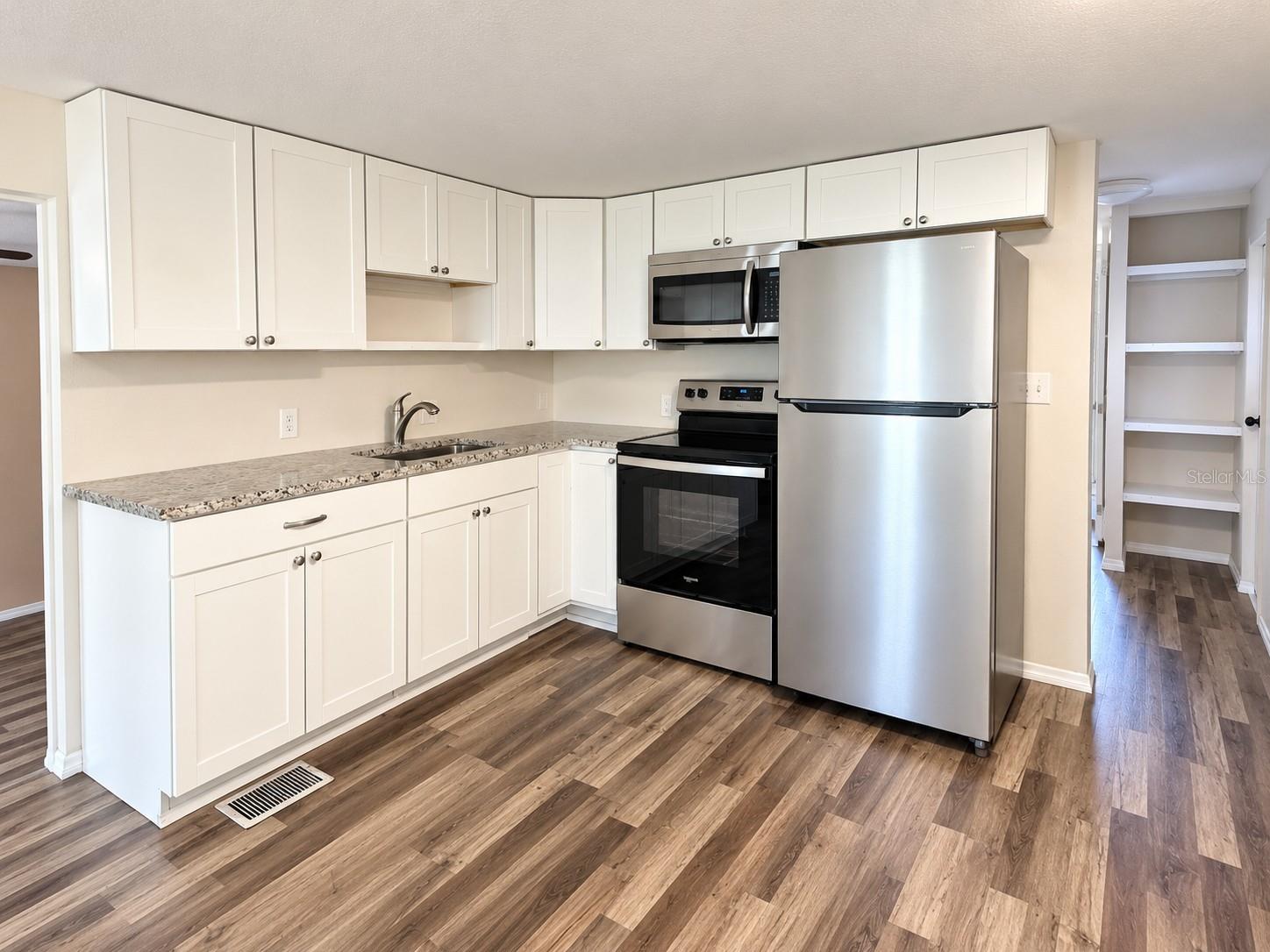 ALTA VISTA - Residential