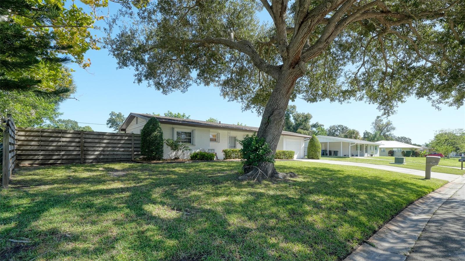 SOUTH GATE - Residential