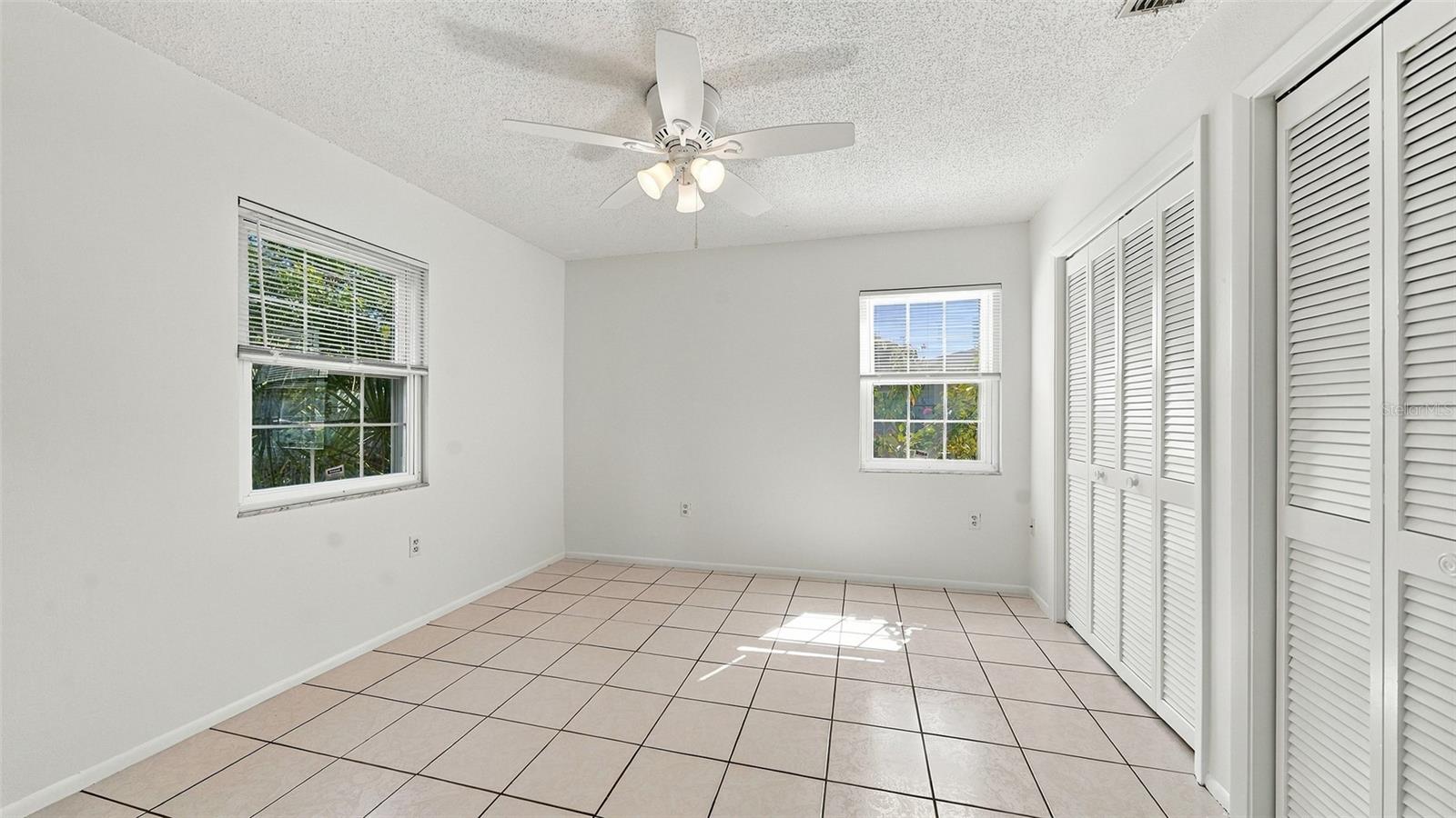 SOUTH GATE - Residential